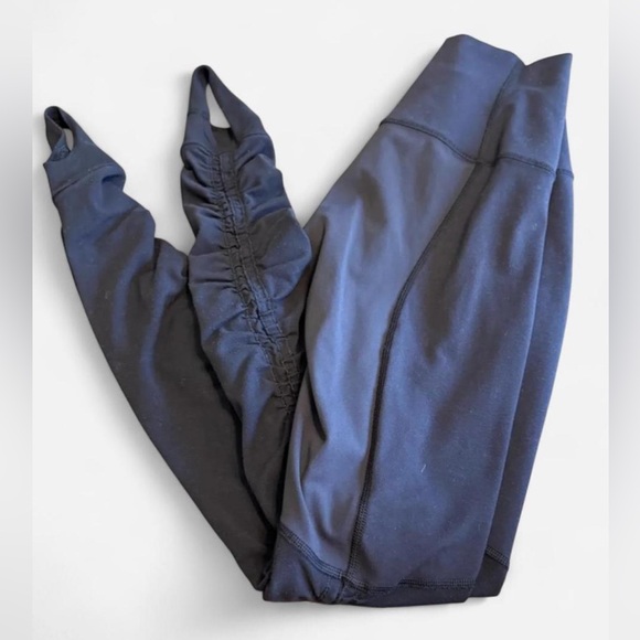 ➰ Lululemon Wunder Under Stirrup Leggings~Women’s 4~Black~High-Rise~Ruched Legs - Picture 2 of 10